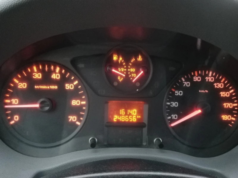 Fiat Scudo 2.0JTD 120кс, снимка 13 - Автомобили и джипове - 52334635