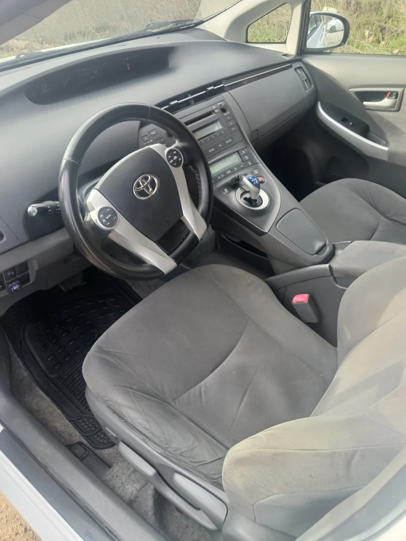 Toyota Prius, снимка 4 - Автомобили и джипове - 52789462
