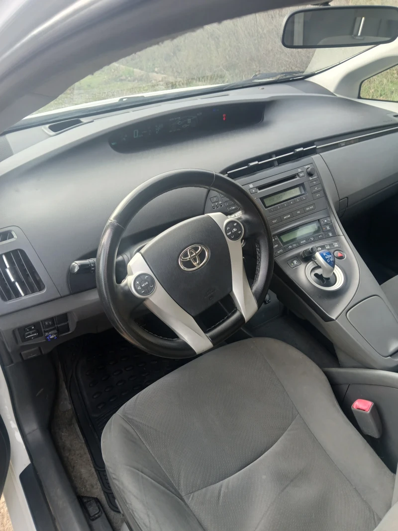 Toyota Prius, снимка 8 - Автомобили и джипове - 52789462