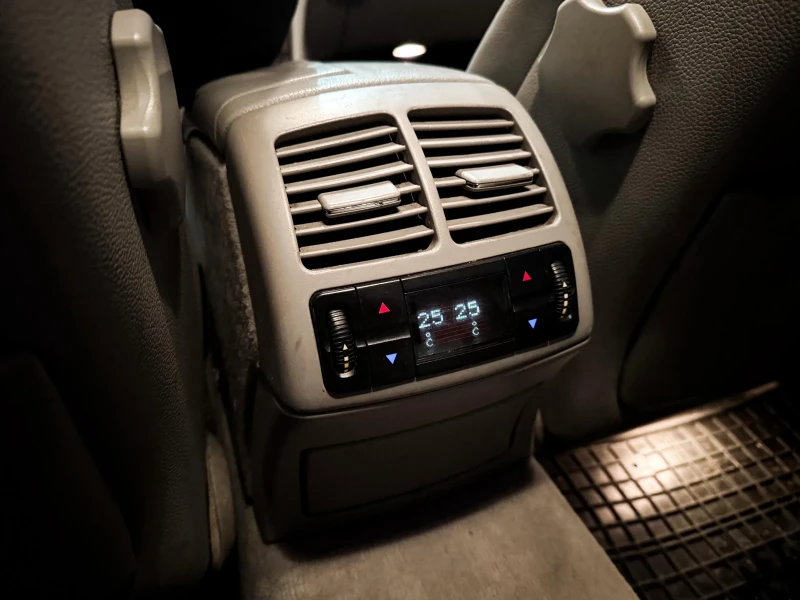 Mercedes-Benz E 240, снимка 17 - Автомобили и джипове - 53084863