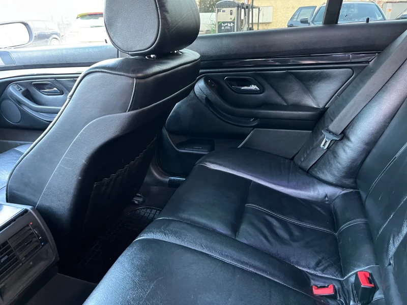 BMW 525, снимка 10 - Автомобили и джипове - 53260385