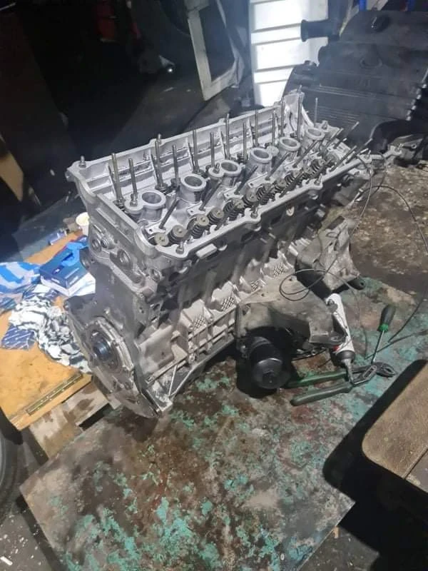 BMW 525, снимка 11 - Автомобили и джипове - 53260385