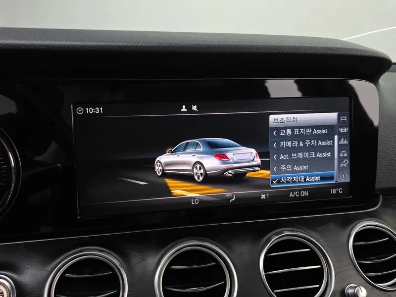 Mercedes-Benz E 220 4Matic Avantgarde - САМО 30% АВАНС, снимка 16 - Автомобили и джипове - 55926912