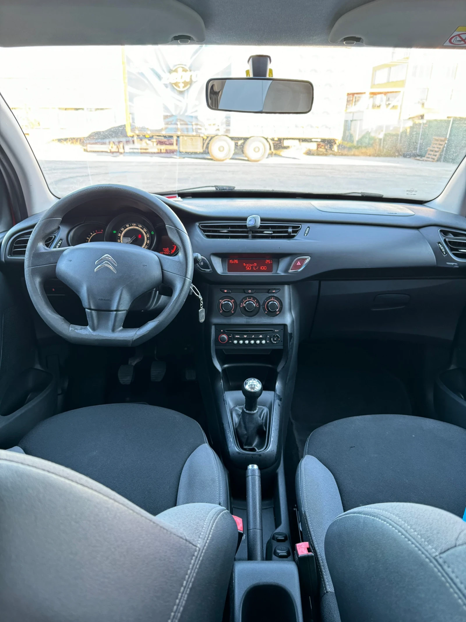 Citroen C3 Swiss 1.4 Top - изображение 9