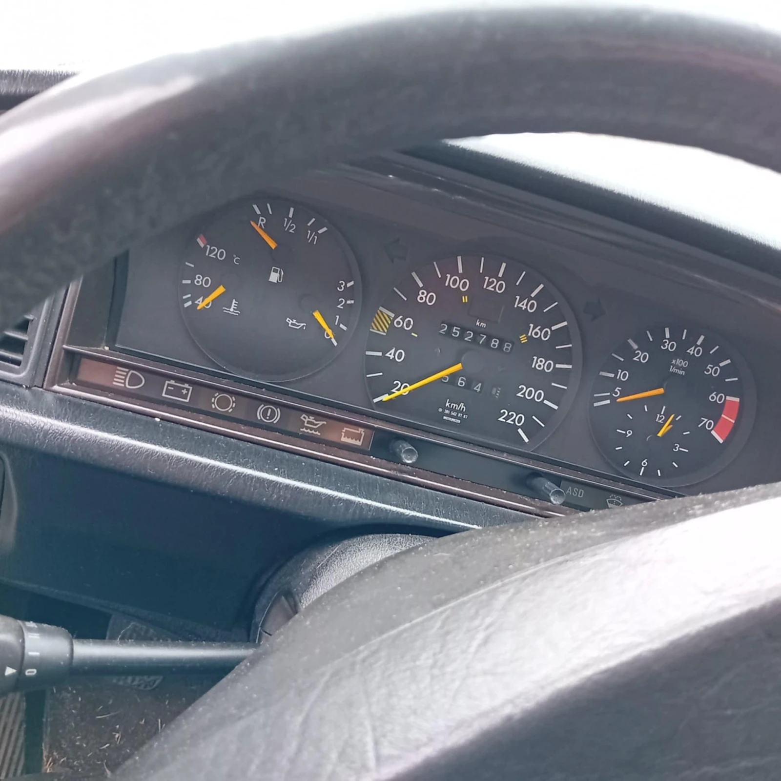 Mercedes-Benz 190  - изображение 7