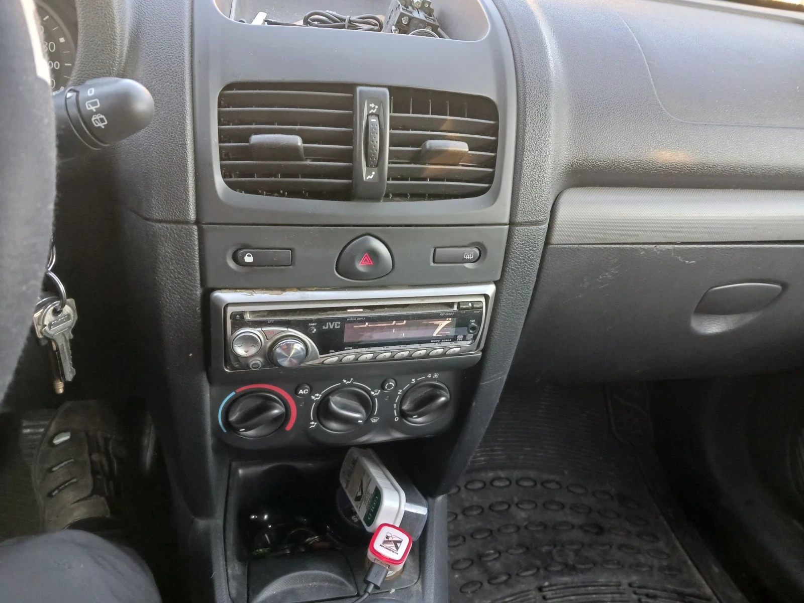 Renault Clio 2 - изображение 5