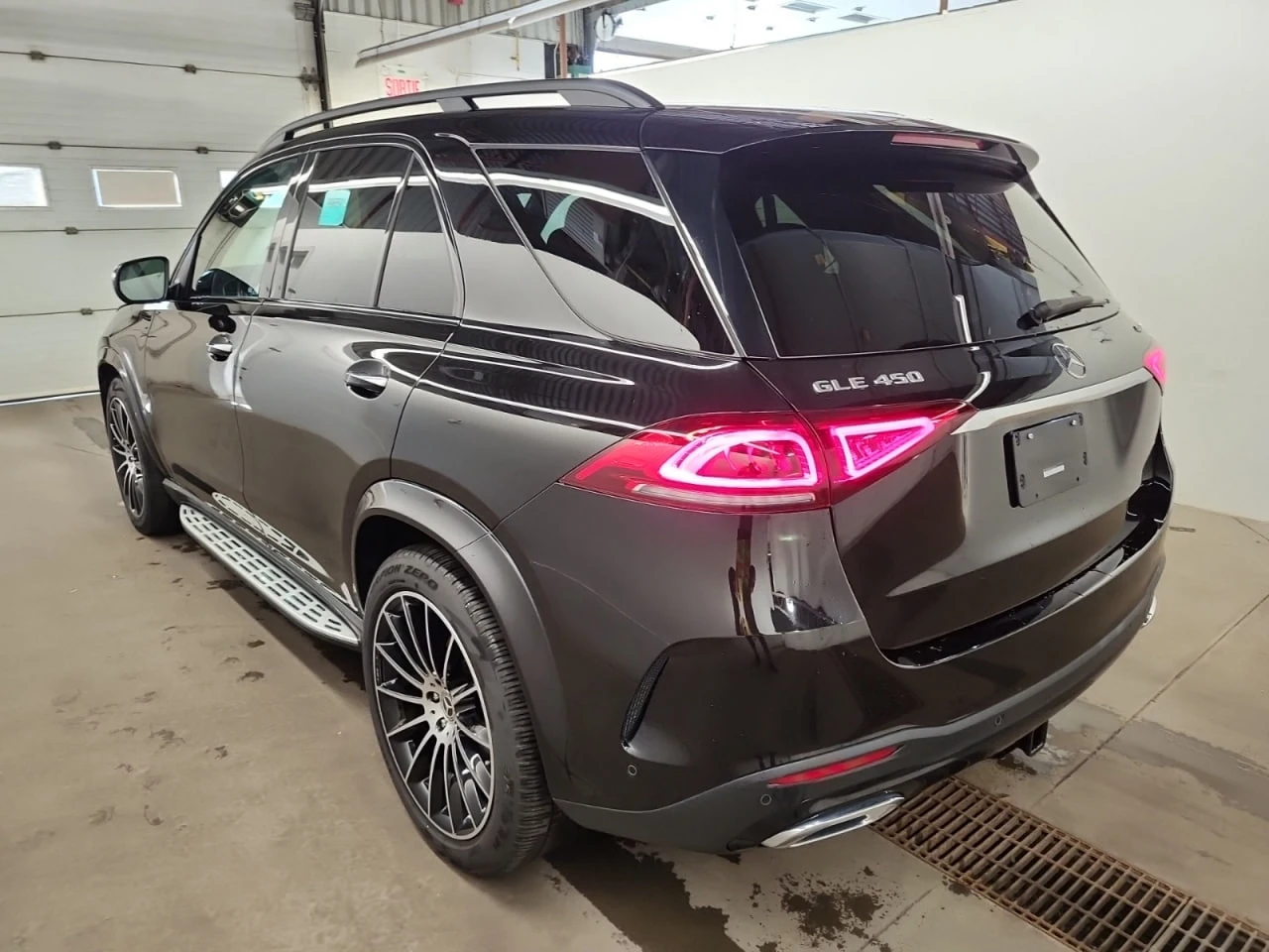 Mercedes-Benz GLE 450 * CARFAX * АВТО КРЕДИТ * ЦЕНА ДО БГ! - изображение 4