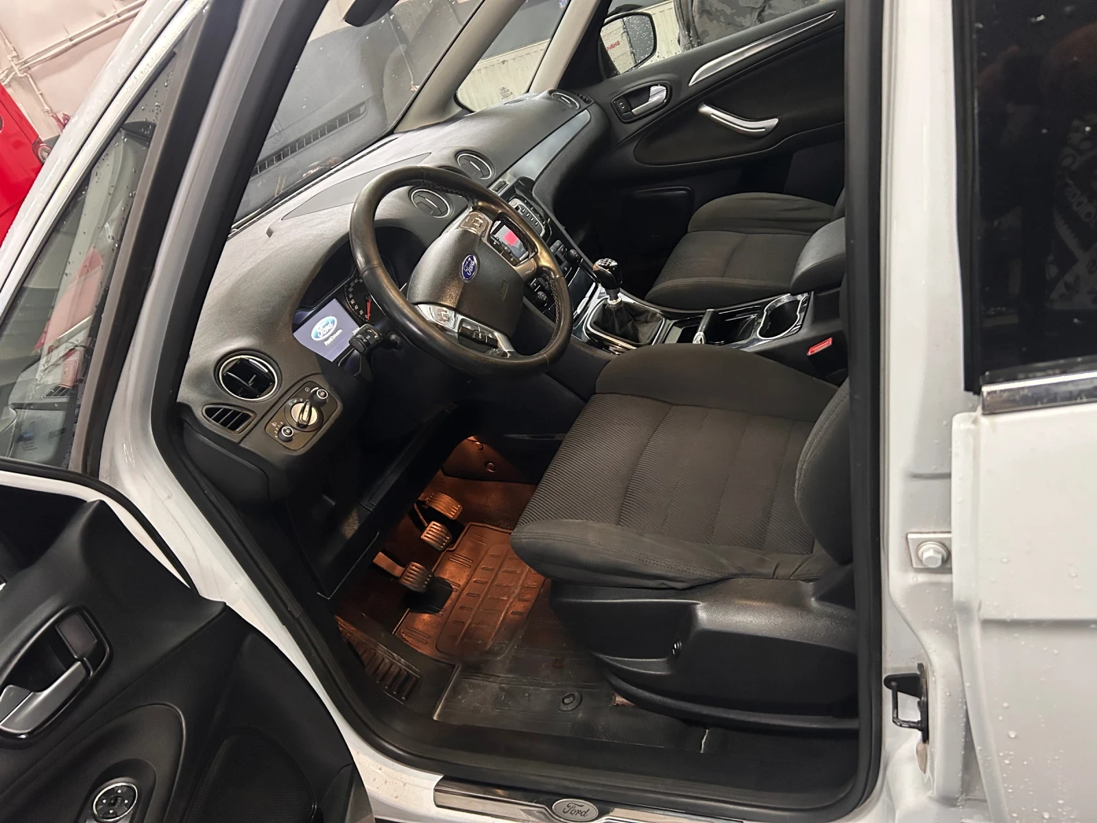 Ford S-Max 2.0d 140hp 6+ 1 - изображение 10
