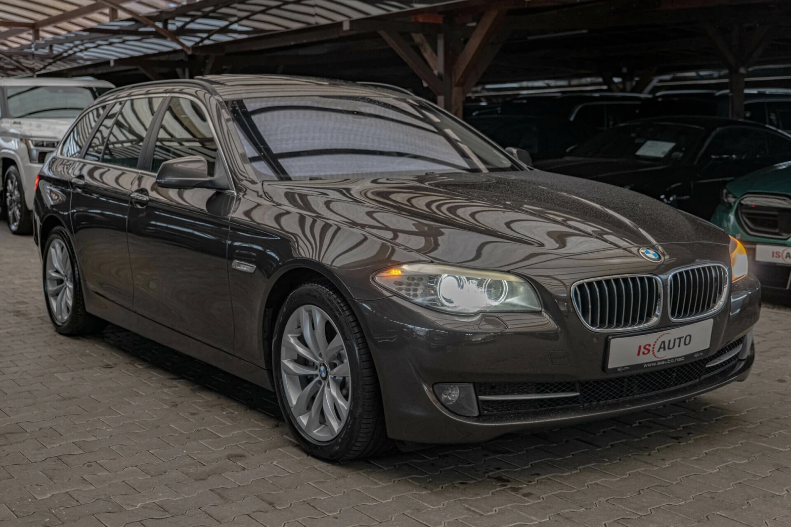 BMW 530 F11/xDrive/Night Vision/Панорама/Dynamic Drive/Под - изображение 3