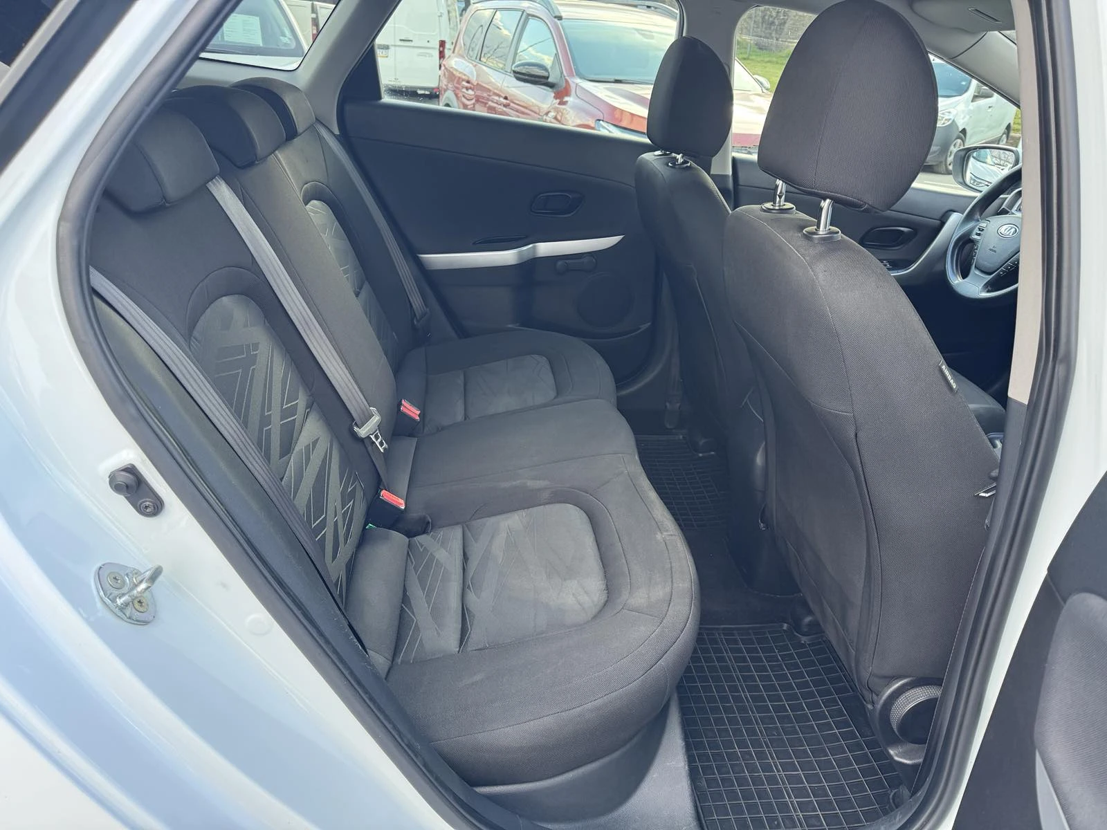 Kia Ceed 1.6CRDI | Mobile.bg � ����������� 10