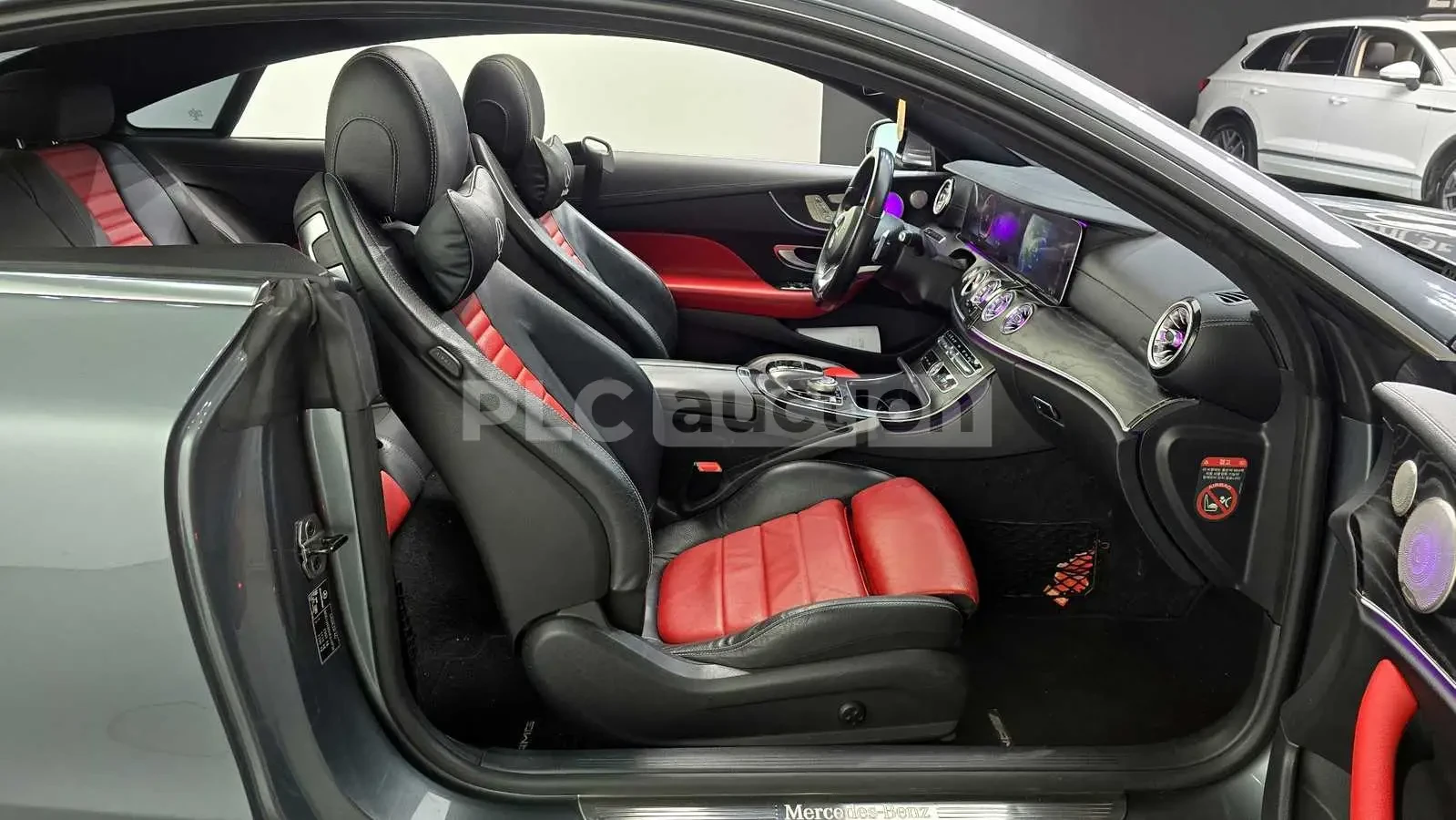 Mercedes-Benz E 220 AMG PK* BURMASTER* KEYLESS* AMBIENT* КРАЙНА ЦЕНА, снимка 13 - Автомобили и джипове - 54169979