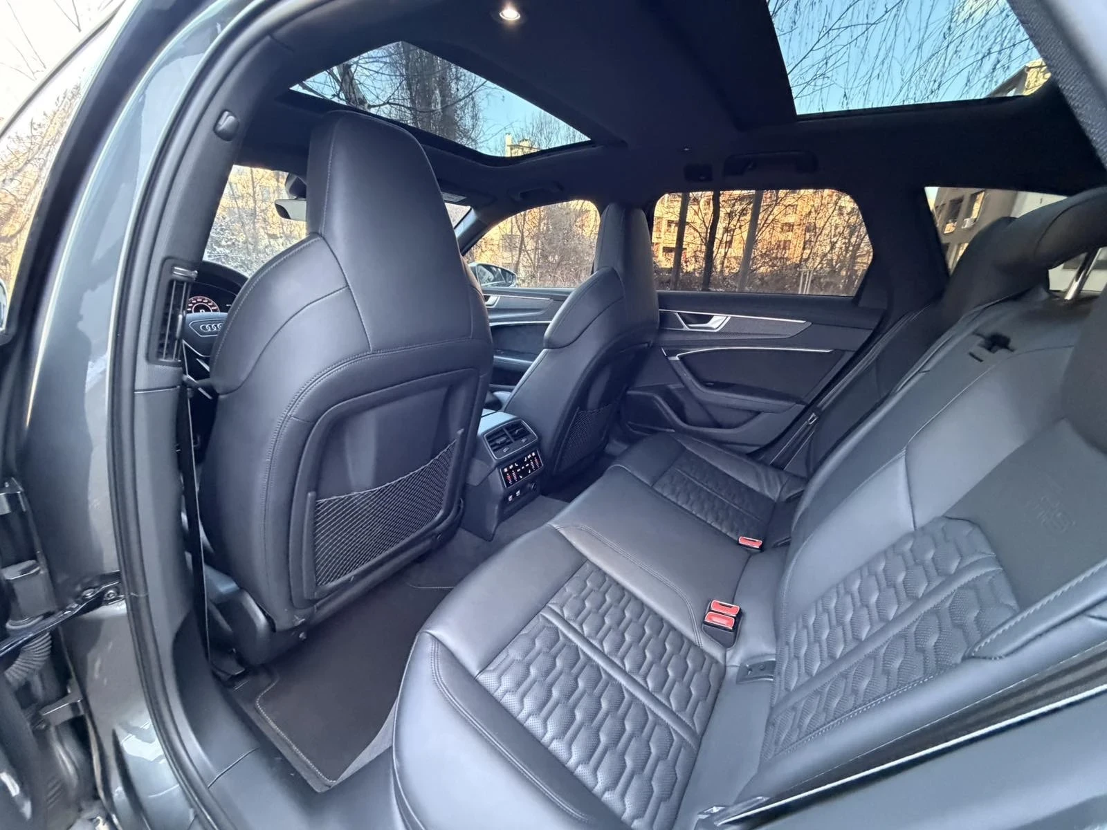 Audi Rs6 4.0TFSI / CERAMIC BRAKES, снимка 11 - Автомобили и джипове - 54338355