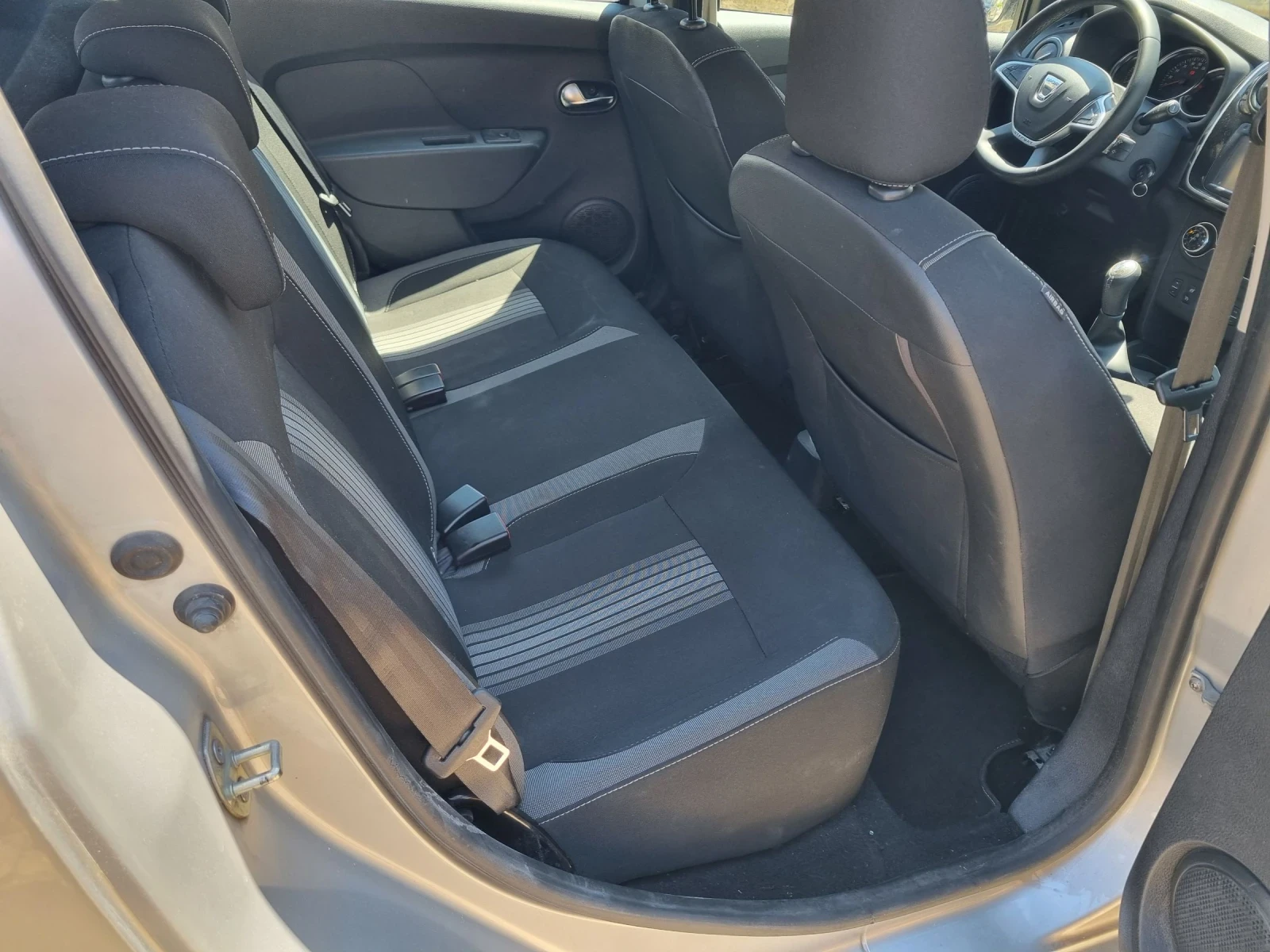Dacia Sandero 0.9Tce STEPWAY/КАМЕРА/КЛИМАТРОНИК , снимка 13 - Автомобили и джипове - 54440665