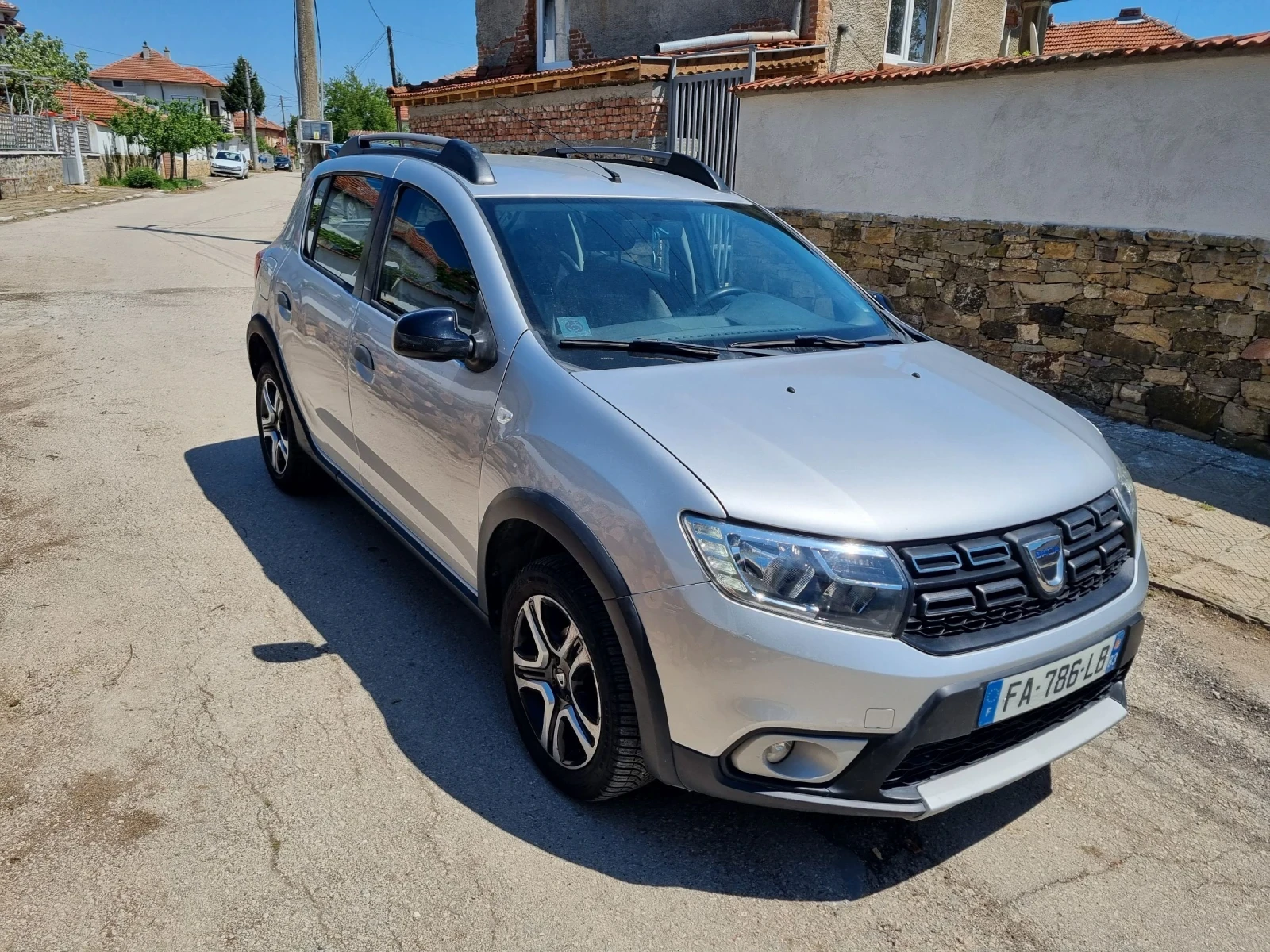 Dacia Sandero 0.9Tce STEPWAY/КАМЕРА/КЛИМАТРОНИК , снимка 3 - Автомобили и джипове - 54440665