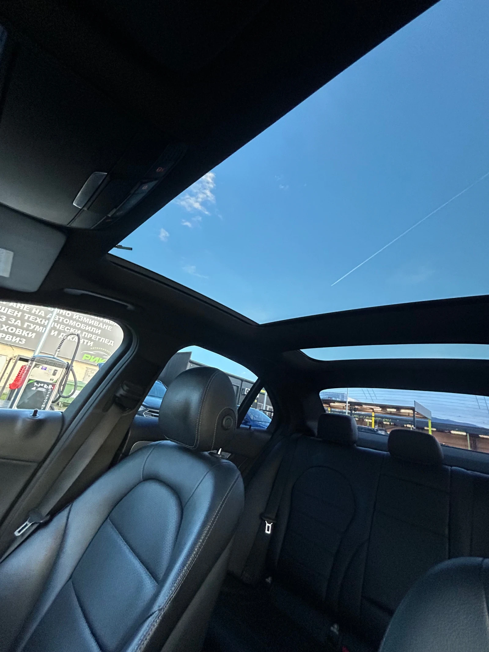 Mercedes-Benz C 300, снимка 7 - Автомобили и джипове - 54496011