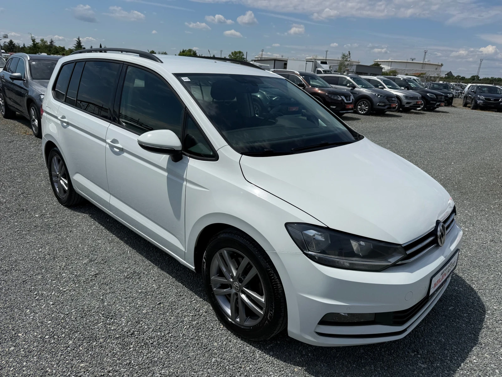 VW Touran (KATO НОВА), снимка 3 - Автомобили и джипове - 54554295