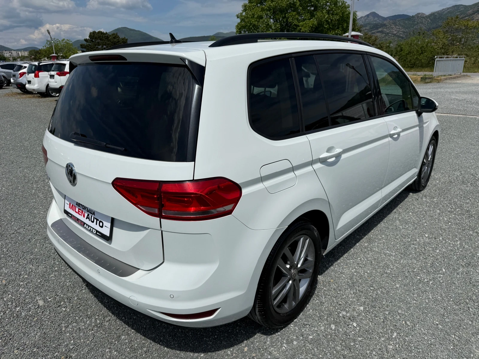 VW Touran (KATO НОВА), снимка 6 - Автомобили и джипове - 54554295