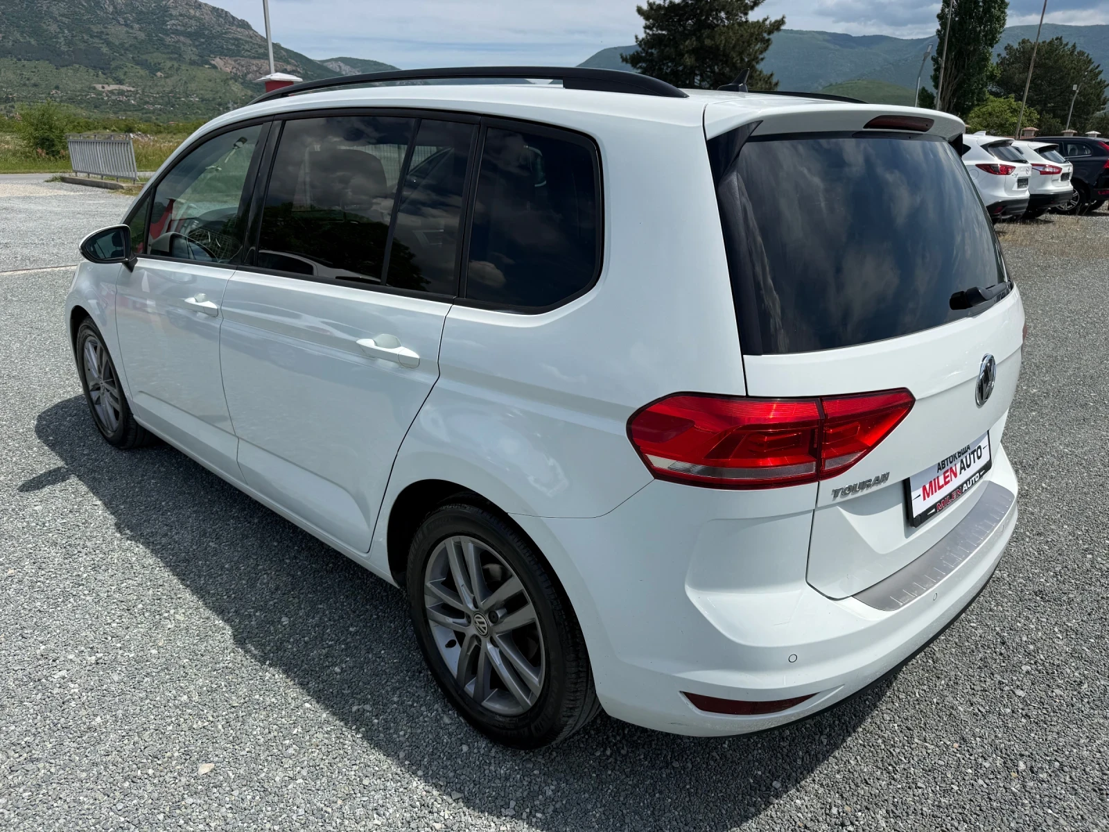 VW Touran (KATO НОВА), снимка 8 - Автомобили и джипове - 54554295
