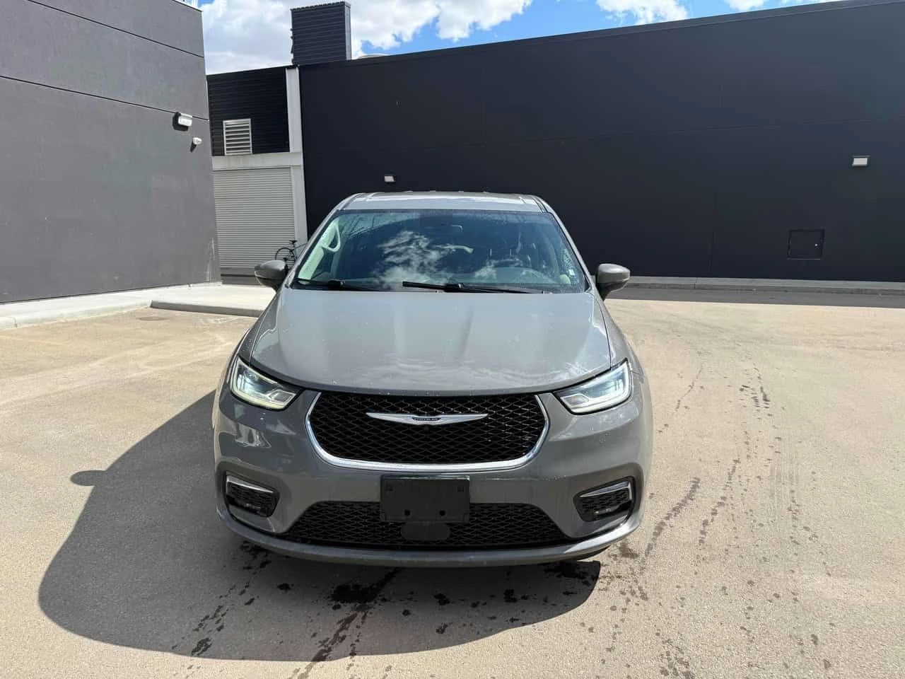Chrysler Pacifica TOURING L| DISTR| 360| ПОДГРЕВ| CARFAX| АВТОКРЕДИТ, снимка 2 - Автомобили и джипове - 54568095