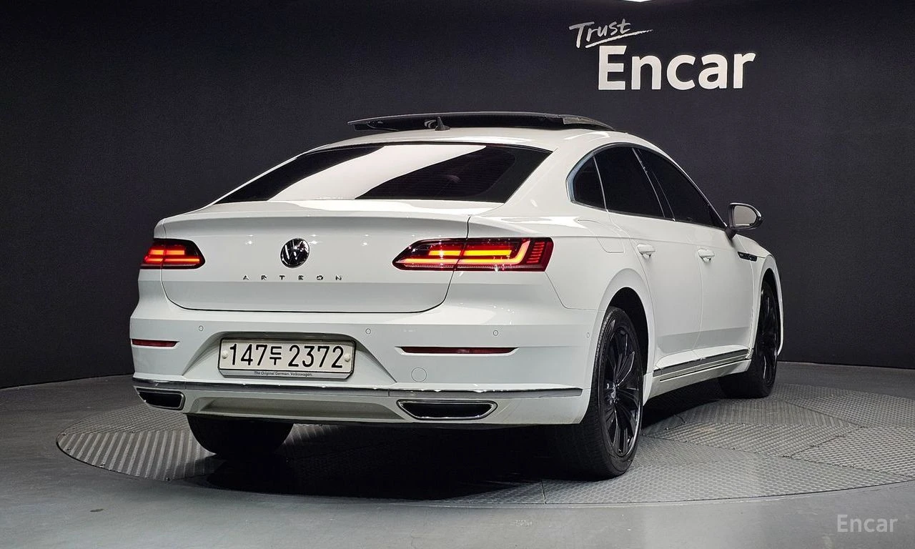VW Arteon 2.0 TDI Premium* ПОДГРЕВ* ОБДУХВАНЕ* PANORAMA* , снимка 3 - Автомобили и джипове - 54633284