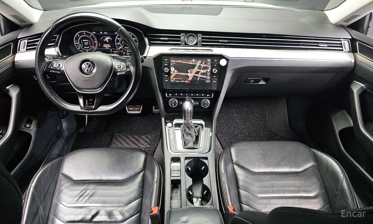 VW Arteon 2.0 TDI Premium* ПОДГРЕВ* ОБДУХВАНЕ* PANORAMA* , снимка 7 - Автомобили и джипове - 54633284