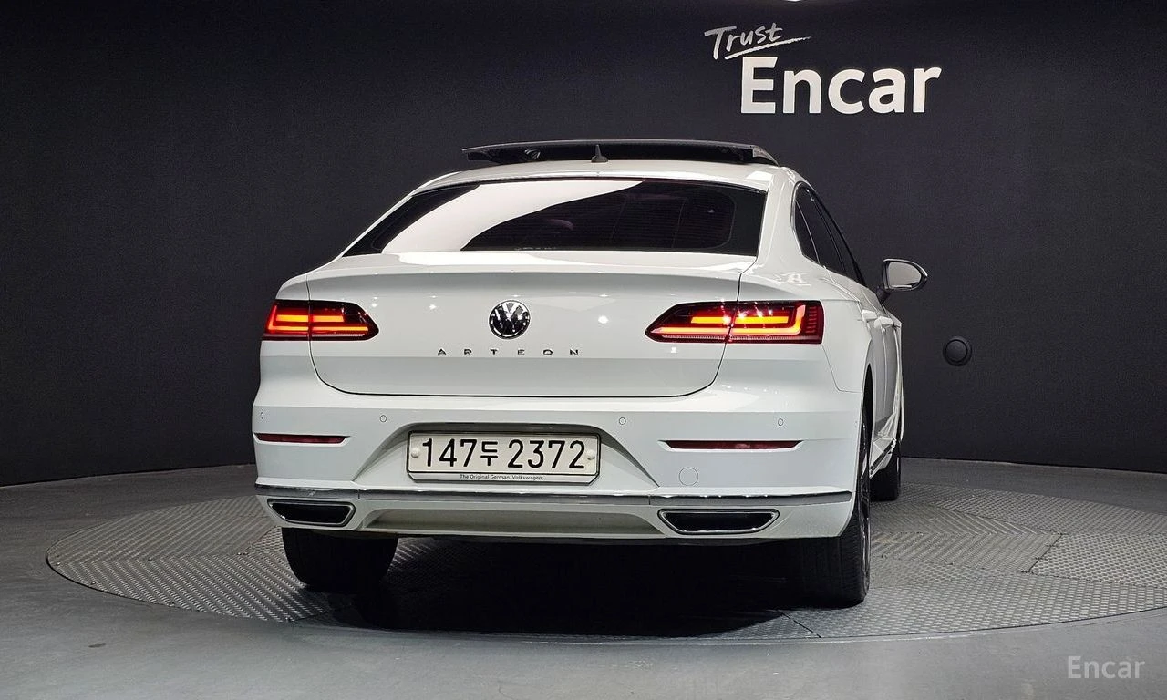 VW Arteon 2.0 TDI Premium* ПОДГРЕВ* ОБДУХВАНЕ* PANORAMA* , снимка 4 - Автомобили и джипове - 54633284