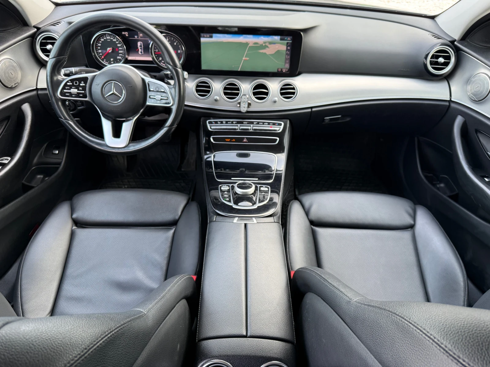 Mercedes-Benz E 200 220 CDI / AMG / 9G / BURMESTER / DISTRONIC /CAMERA, снимка 8 - Автомобили и джипове - 54671535