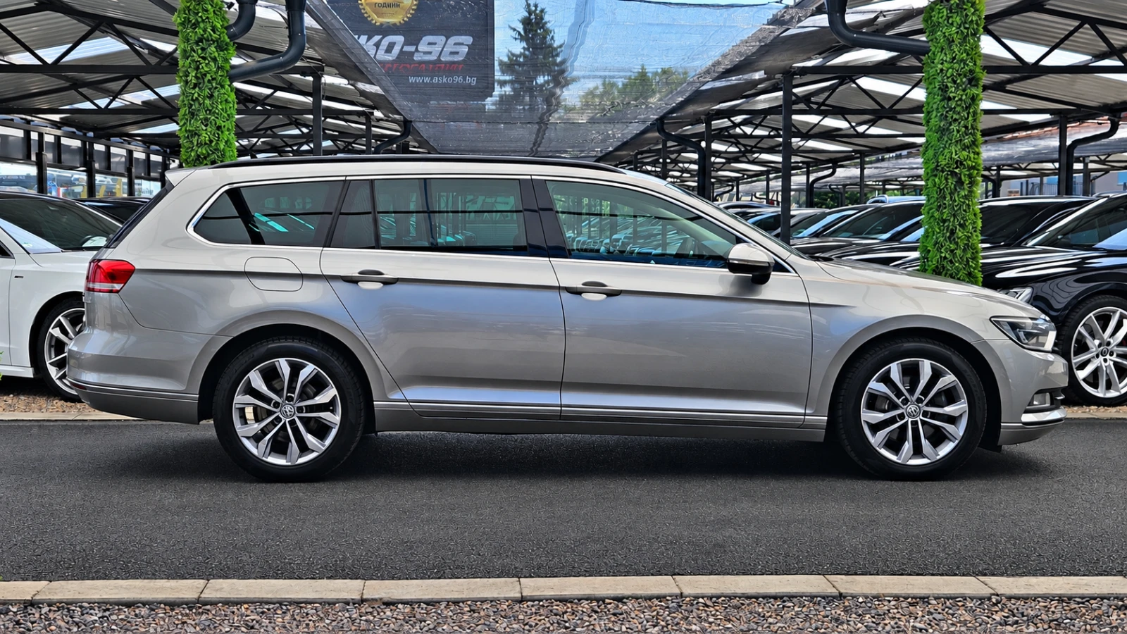 VW Passat 2.0TDI/GERMANY/DISTRONIC/ERGO COMFORT/CAR PLAY/LIZ, снимка 4 - Автомобили и джипове - 54997352