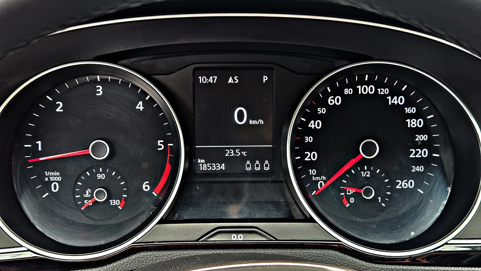 VW Passat 2.0TDI/GERMANY/DISTRONIC/ERGO COMFORT/CAR PLAY/LIZ, снимка 10 - Автомобили и джипове - 54997352
