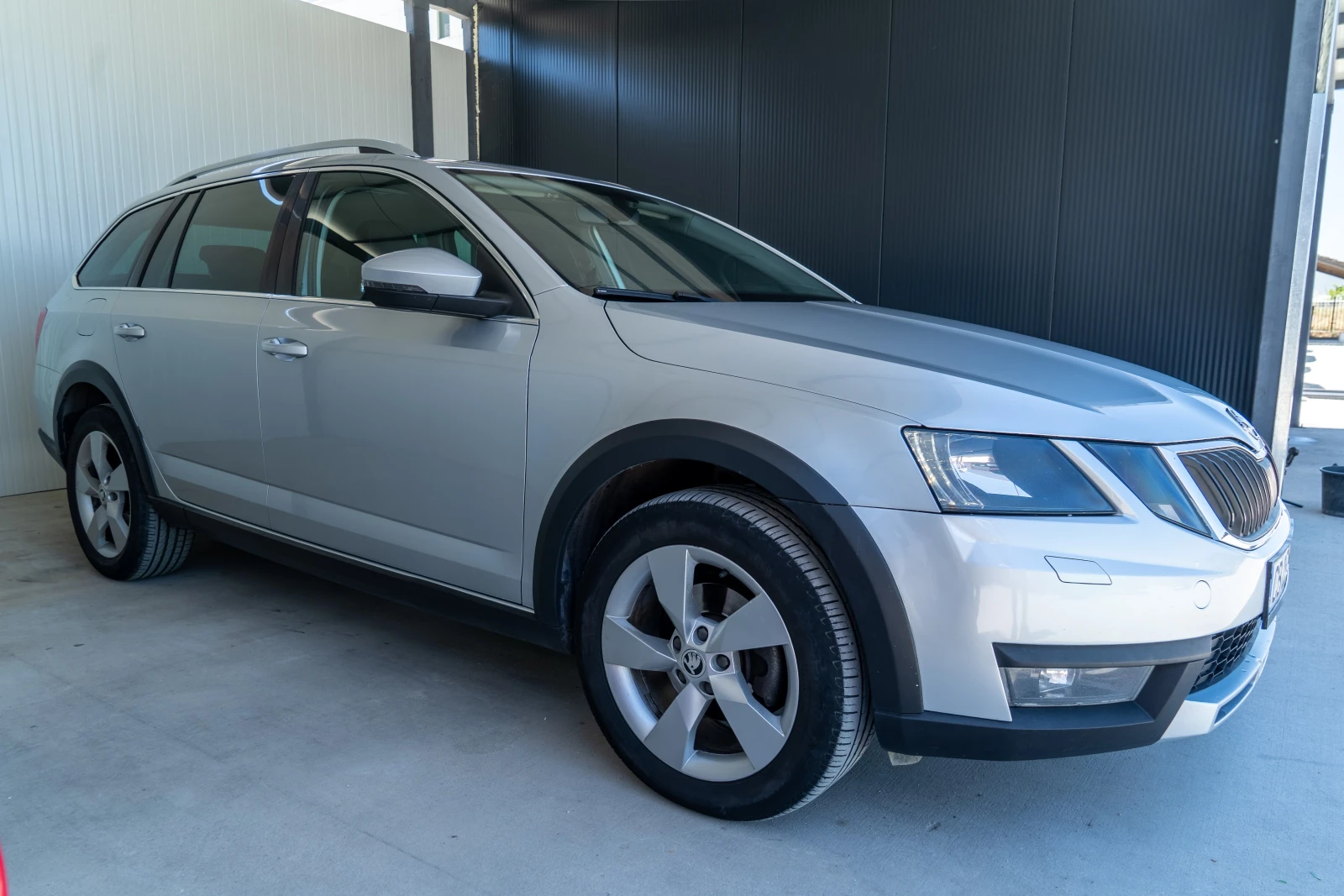 Skoda Octavia SCOUT = 2.0TDI = 4X4 = 2018 =  DSG = ЛИЗИНГ, снимка 3 - Автомобили и джипове - 55083496
