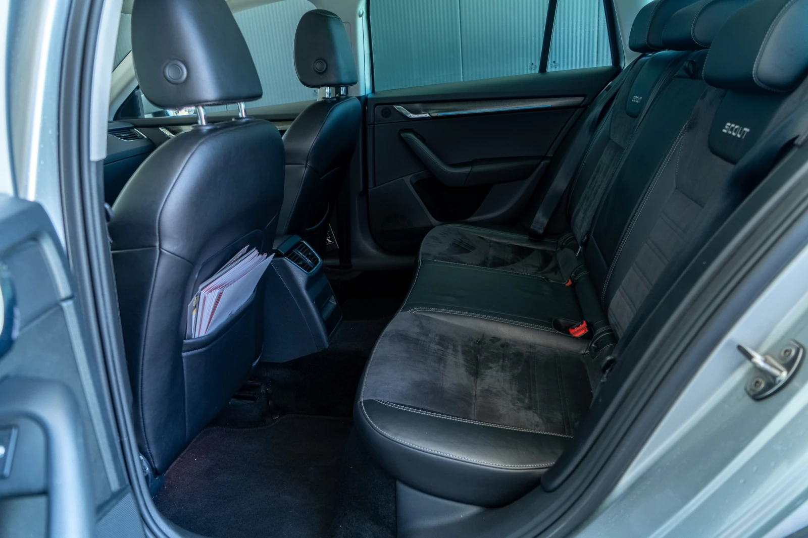 Skoda Octavia SCOUT = 2.0TDI = 4X4 = 2018 =  DSG = ЛИЗИНГ, снимка 10 - Автомобили и джипове - 55083496