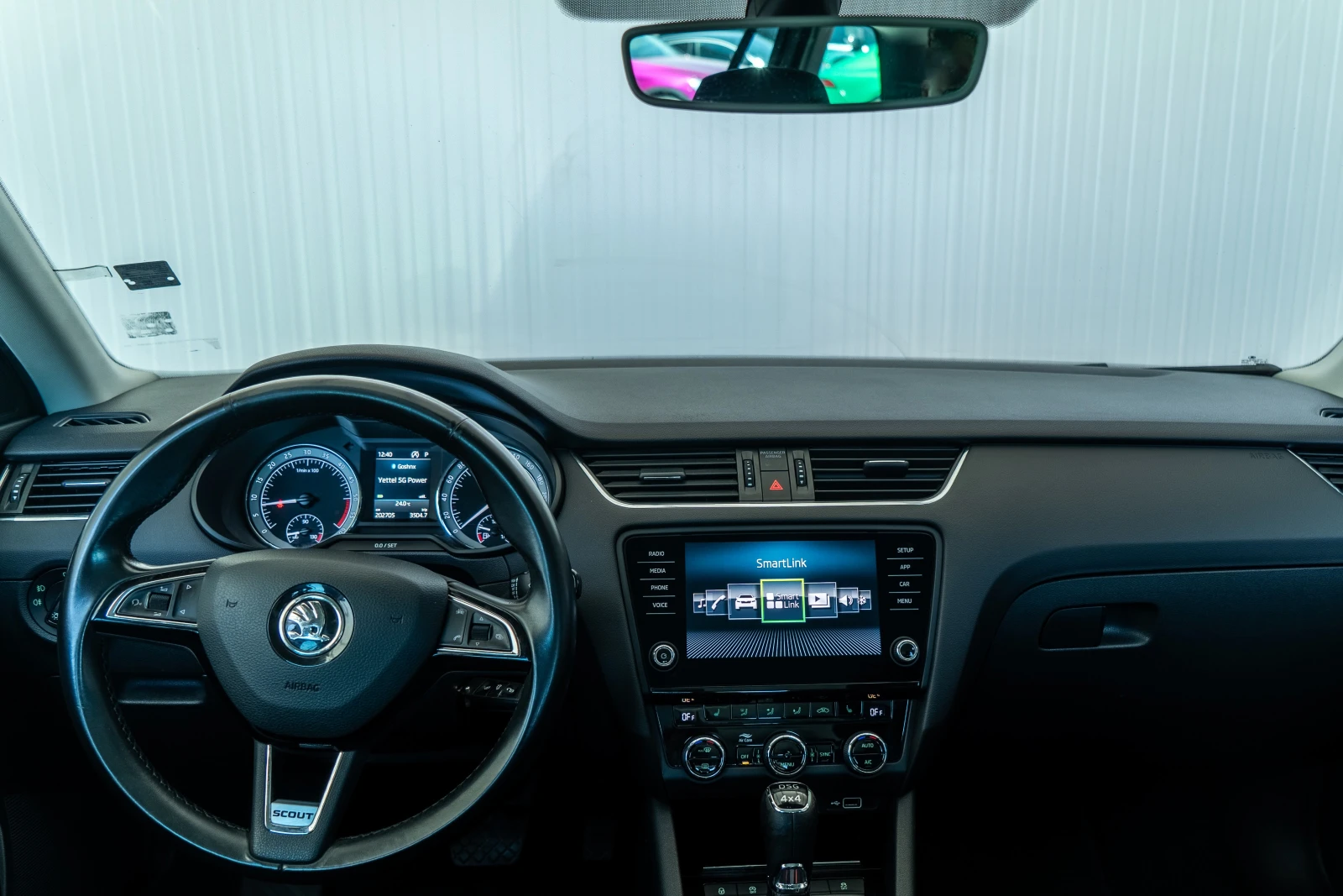 Skoda Octavia SCOUT = 2.0TDI = 4X4 = 2018 =  DSG = ЛИЗИНГ, снимка 9 - Автомобили и джипове - 55083496