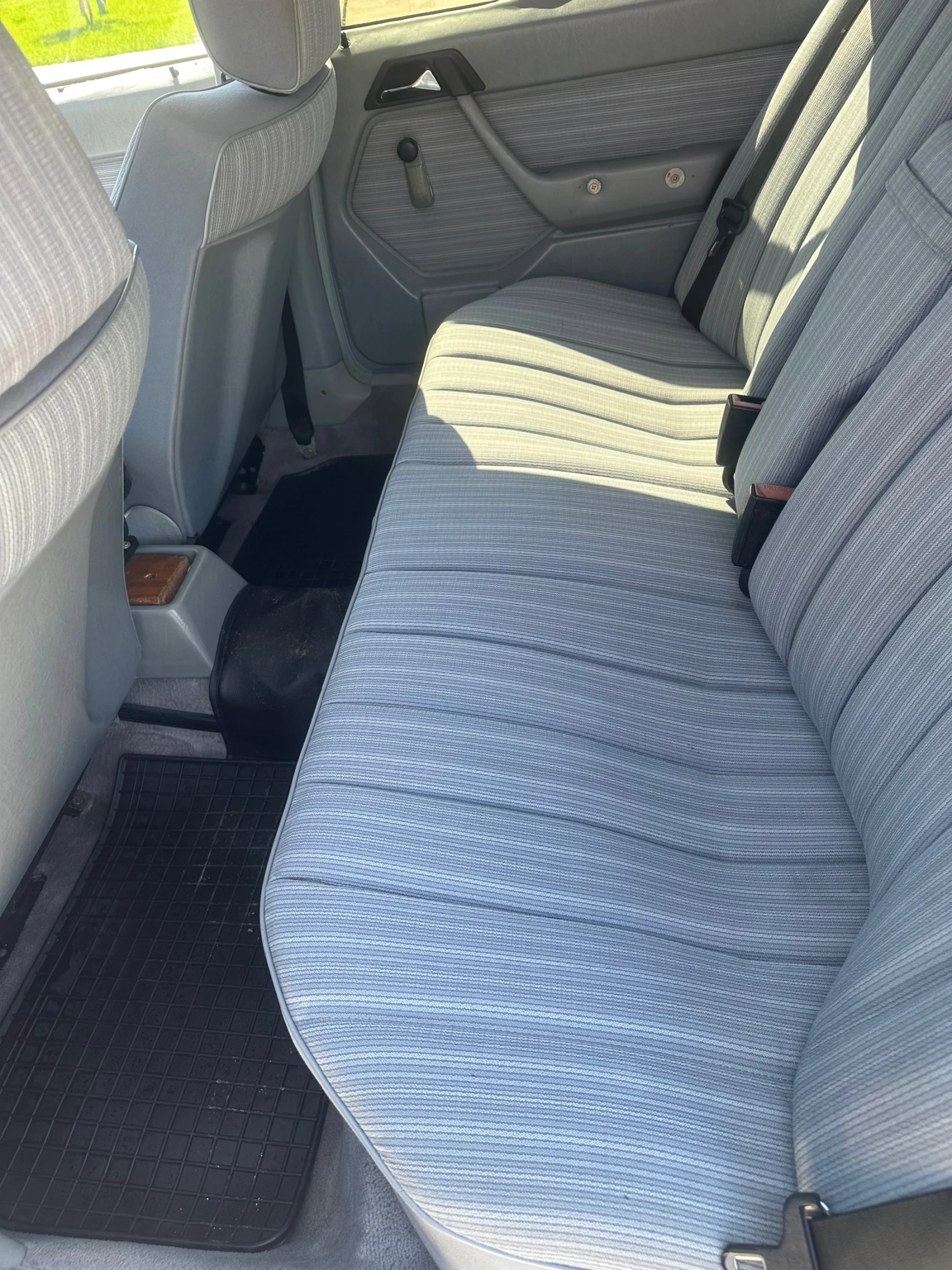 Mercedes-Benz 124, снимка 10 - Автомобили и джипове - 55322197