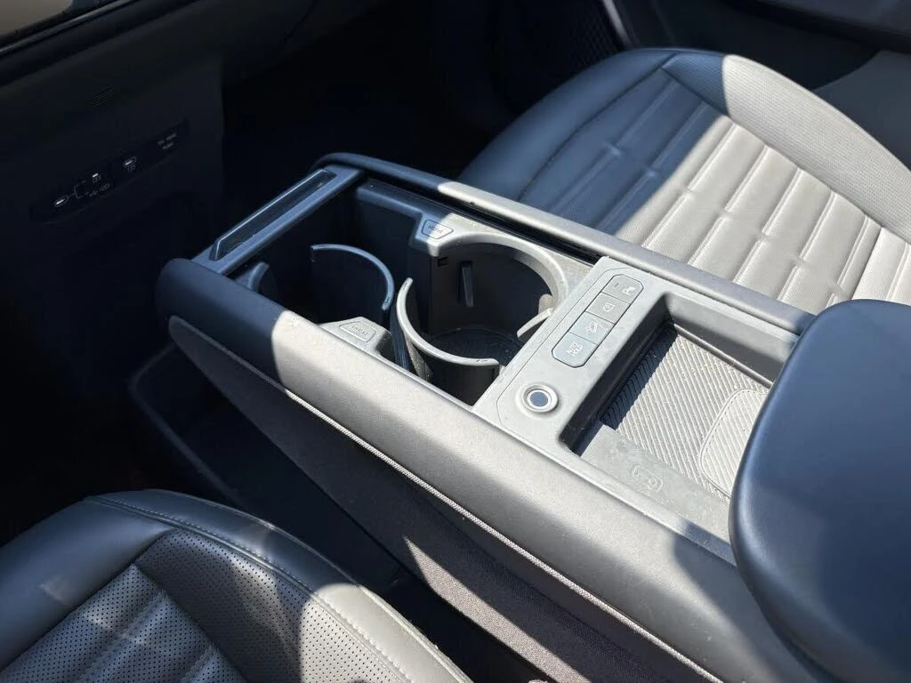Kia EV9 DISTRONIC* 360* ОБДУХ* СЛ.ЛЕНТИ* HUD, снимка 14 - Автомобили и джипове - 55644141