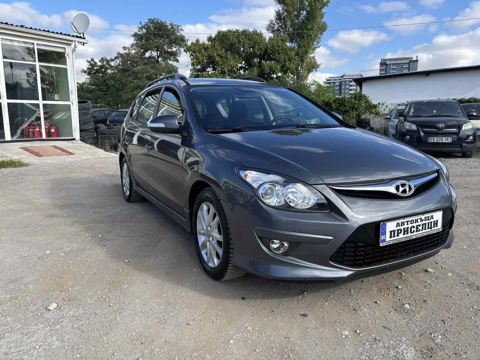 Hyundai I30 1.6 CRDI-ПЕРФЕКТЕН, снимка 3 - Автомобили и джипове - 55796282