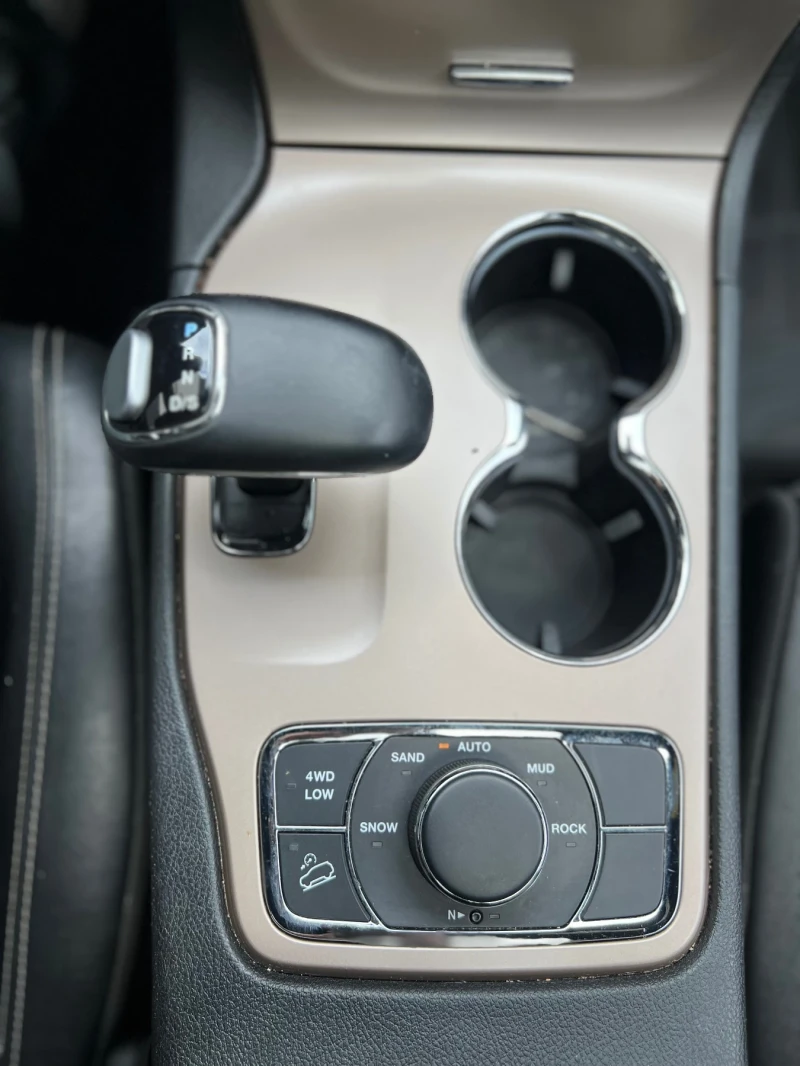 Jeep Grand cherokee 3.6i Limited - Шибедах-Подгрев-Кейлес-Камера, снимка 10 - Автомобили и джипове - 51356552