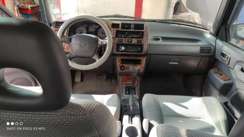 Toyota Rav4 Автомат, снимка 11 - Автомобили и джипове - 52050279