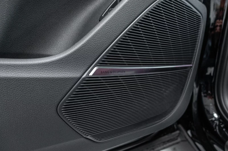 Audi SQ7 4.0TFSI NEWMod25* HUD* Laser* Pan, снимка 7 - Автомобили и джипове - 52062850