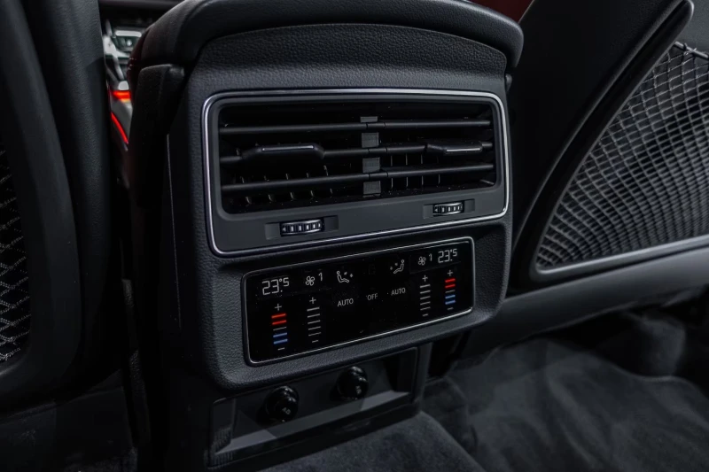 Audi SQ7 4.0TFSI NEWMod25* HUD* Laser* Pan, снимка 8 - Автомобили и джипове - 52062850