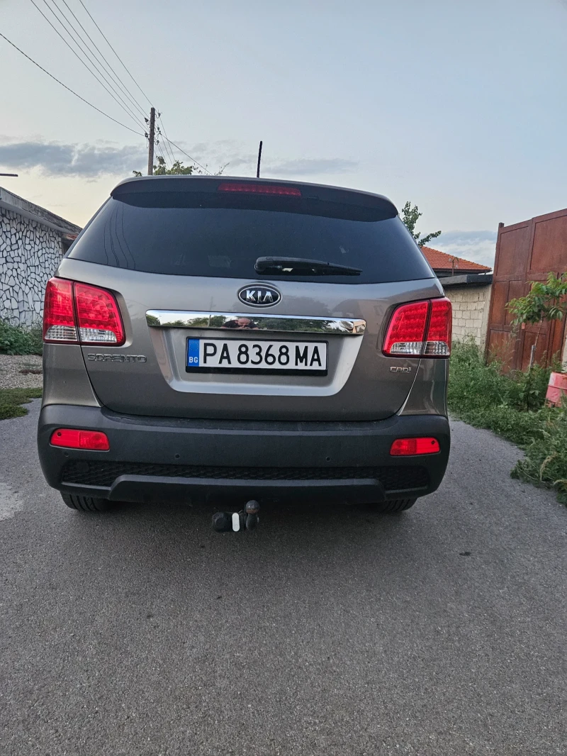 Kia Sorento Перфекно състояние 2.2 CRDI 197 к.с 2010г , снимка 3 - Автомобили и джипове - 52806653