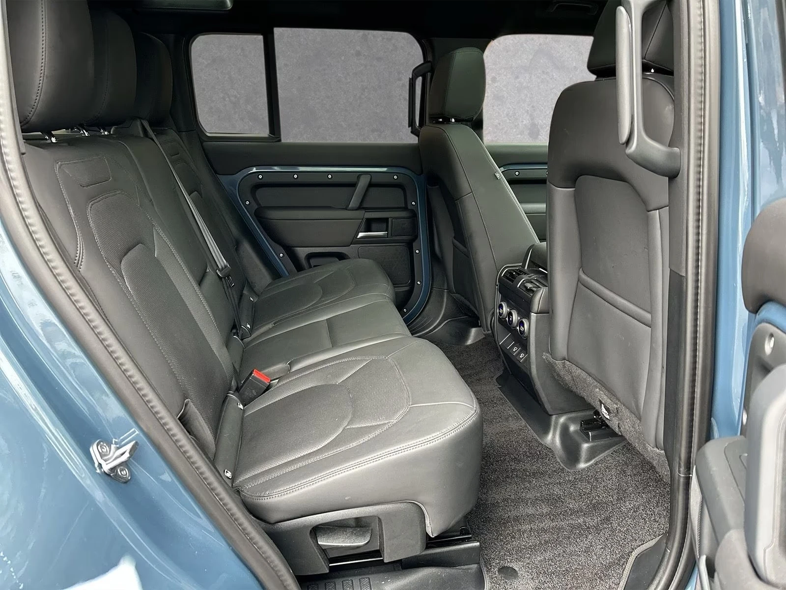 Land Rover Defender 110 D300 X-Dynamic SE 7 Seats | Mobile.bg   4