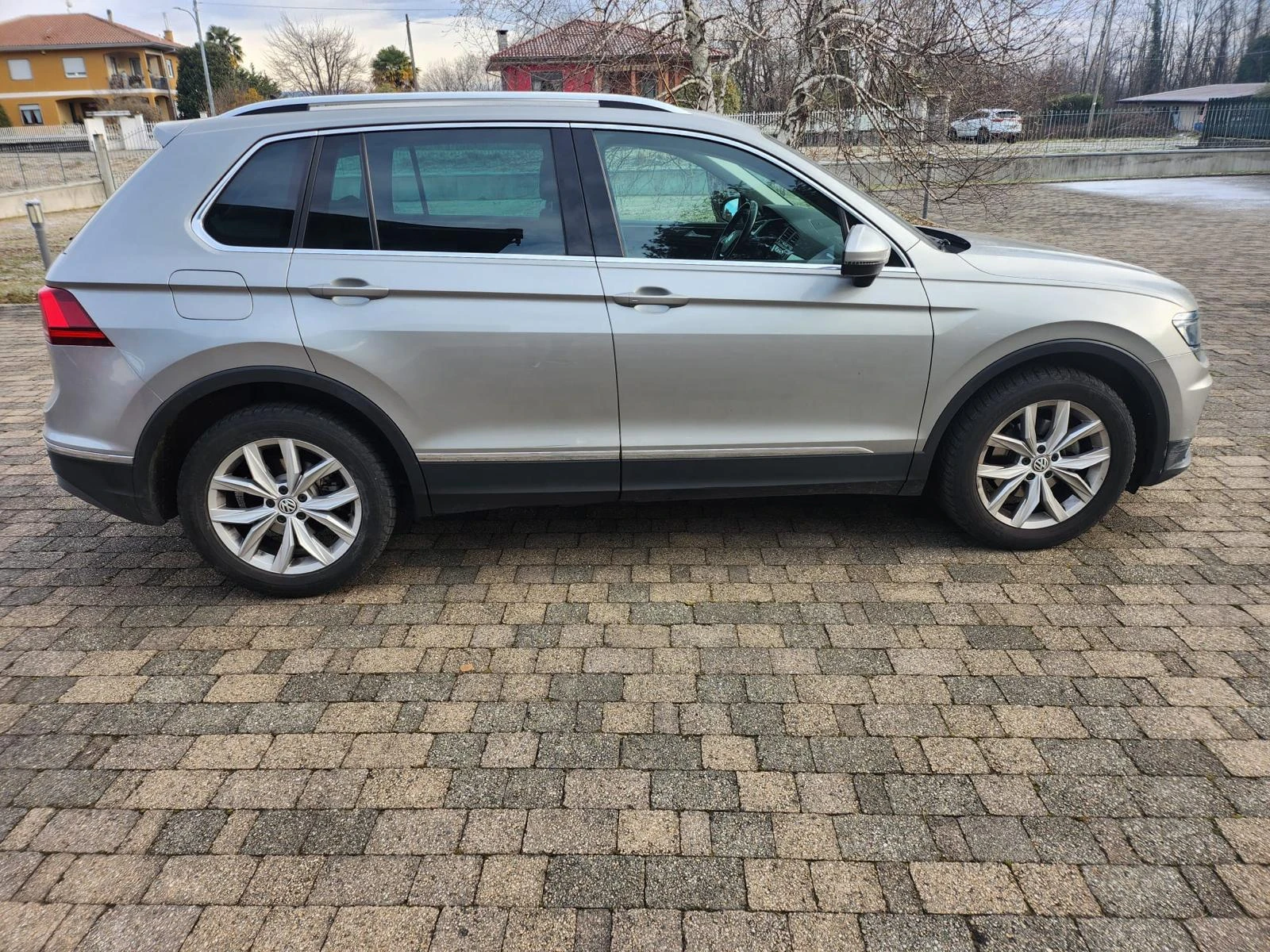 VW Tiguan 2.0 TDI DSG 4X4 - изображение 3