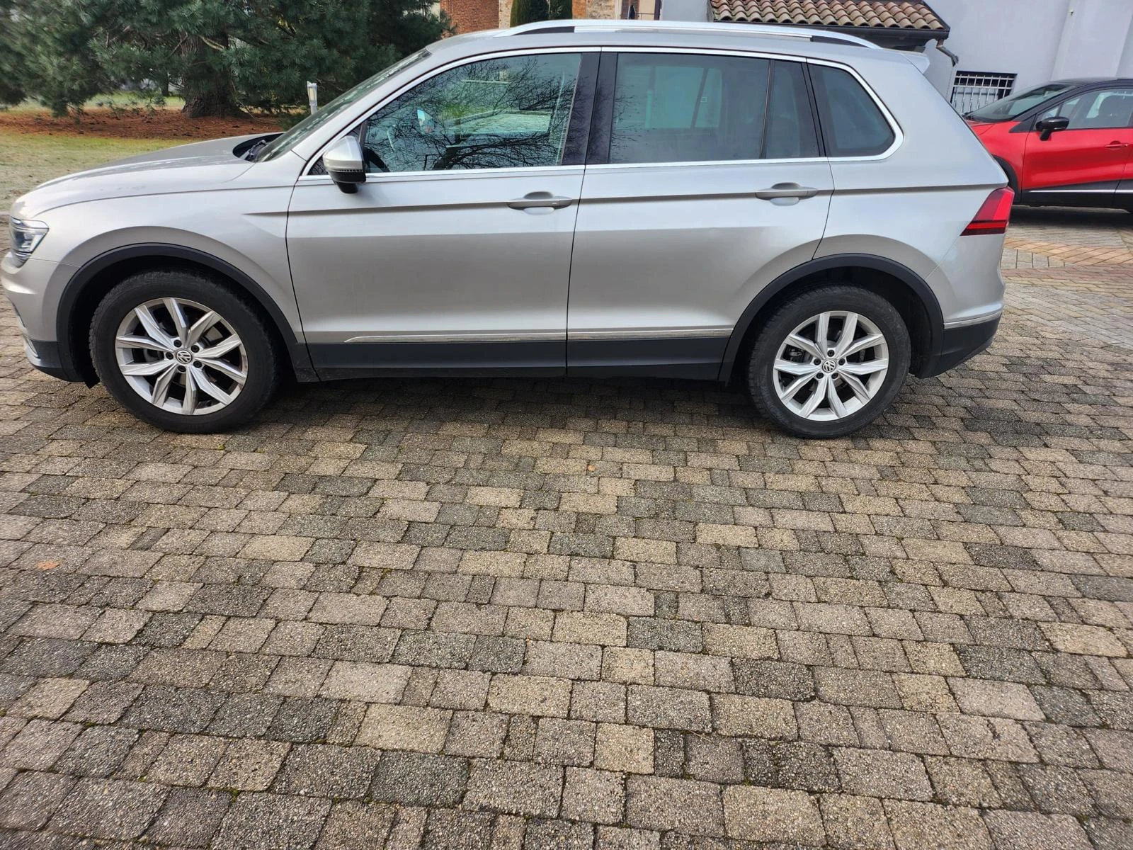 VW Tiguan 2.0 TDI DSG 4X4 - изображение 4