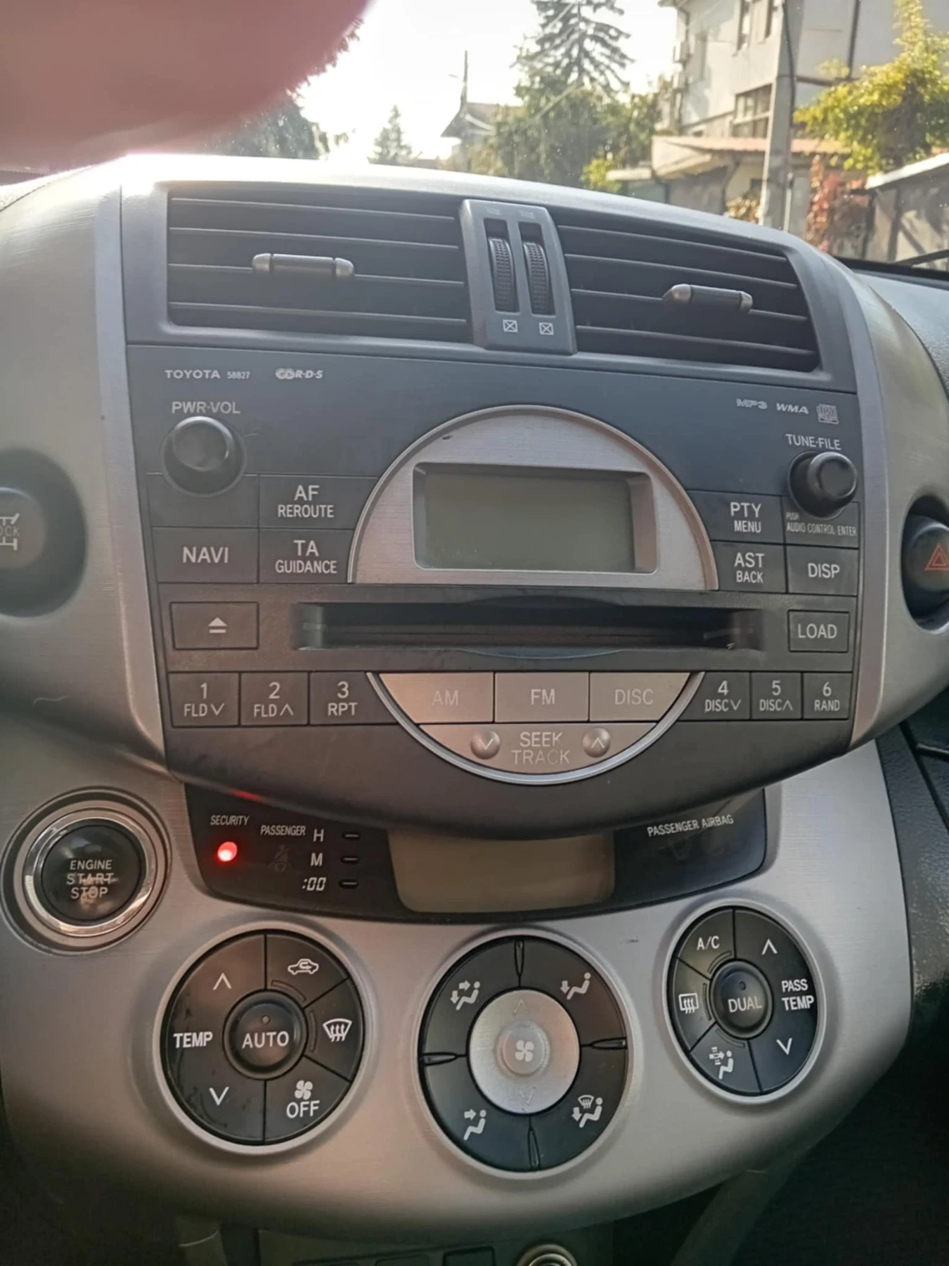 Toyota Rav4 2.2D, снимка 5 - Автомобили и джипове - 54100517