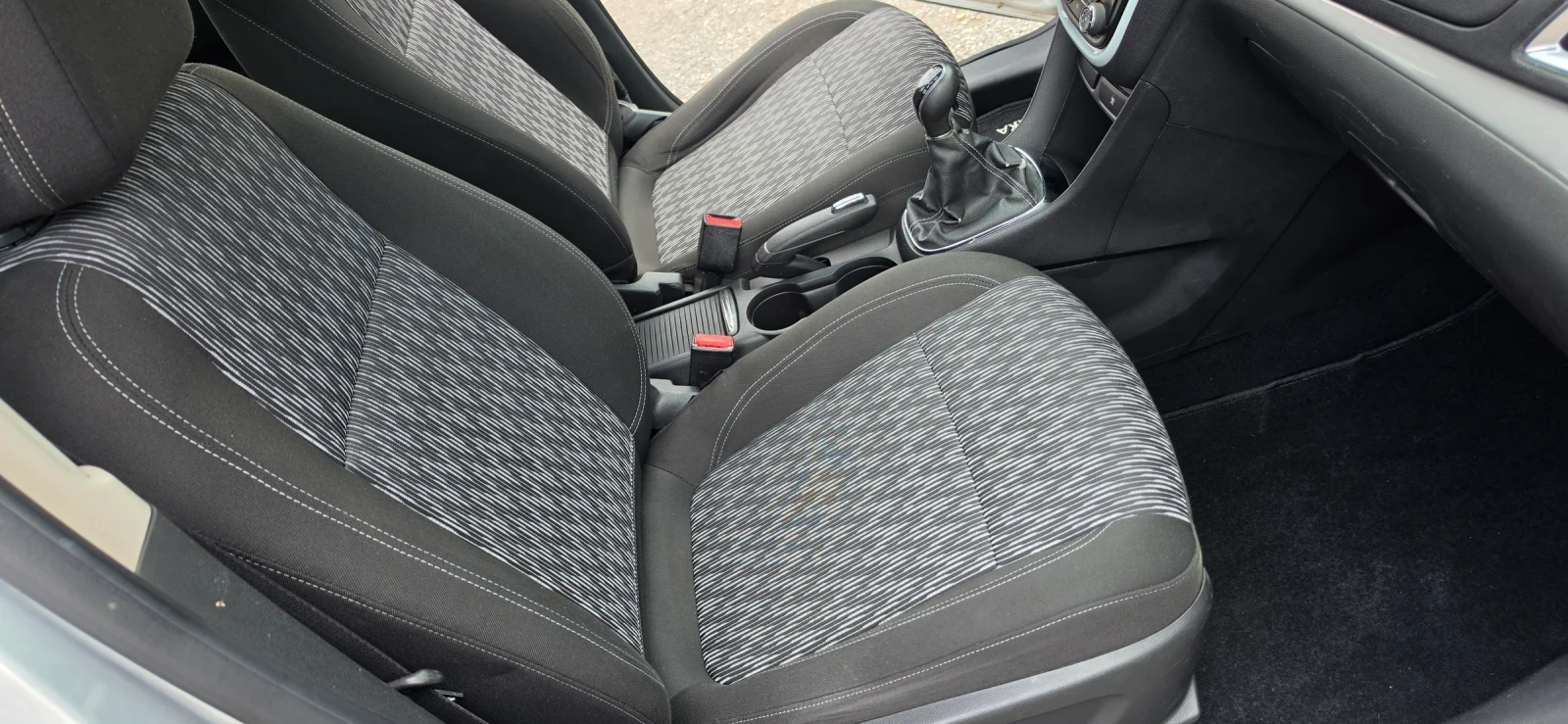 Opel Mokka 1.4i LPG, снимка 10 - Автомобили и джипове - 54578592