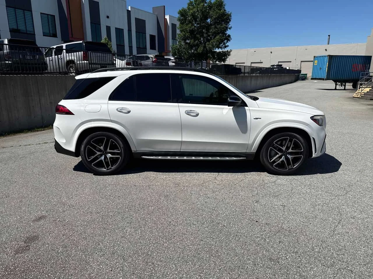Mercedes-Benz GLE * AMG 53 * BURMESTER * ДИТРОНИК * ОБДУХВАНЕ * , снимка 3 - Автомобили и джипове - 54756947