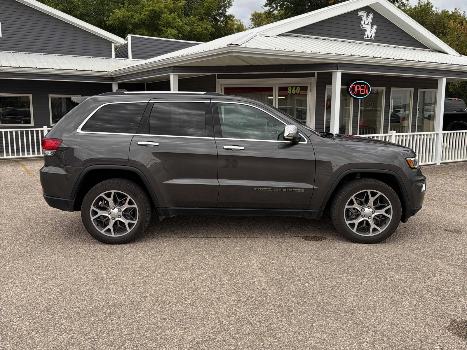 Jeep Grand cherokee Limited | CARFAX | АВТОФИНАНСИРАНЕ, снимка 4 - Автомобили и джипове - 55955431