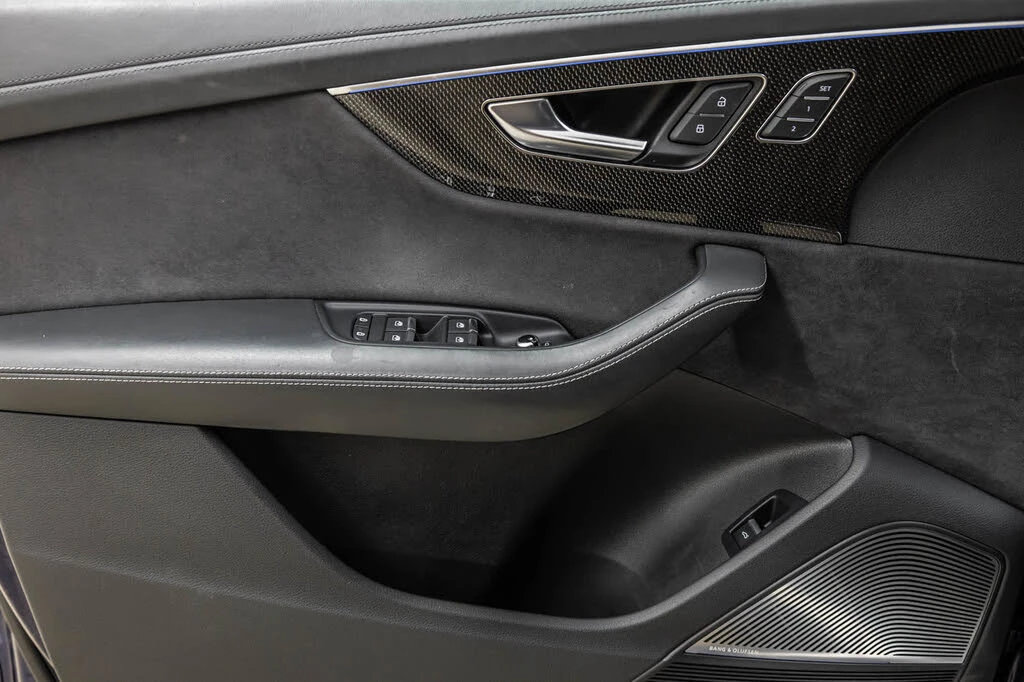 Audi SQ7 Bang & Olufsen 3D/HUD/ОБДУХВАНЕ/BLACK PKG/МАСАЖИ/, снимка 7 - Автомобили и джипове - 56198392