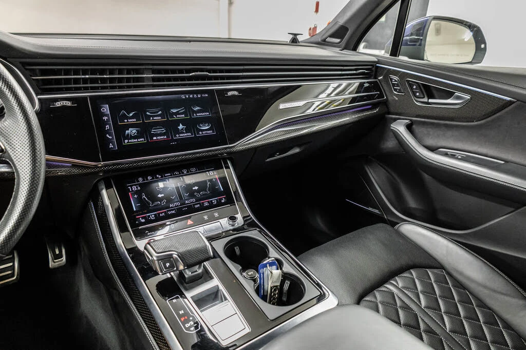 Audi SQ7 Bang & Olufsen 3D/HUD/ОБДУХВАНЕ/BLACK PKG/МАСАЖИ/, снимка 13 - Автомобили и джипове - 56198392