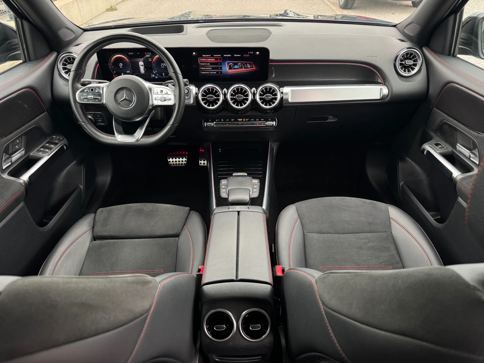 Mercedes-Benz GLB 200 AMG premium, снимка 7 - Автомобили и джипове - 56213594